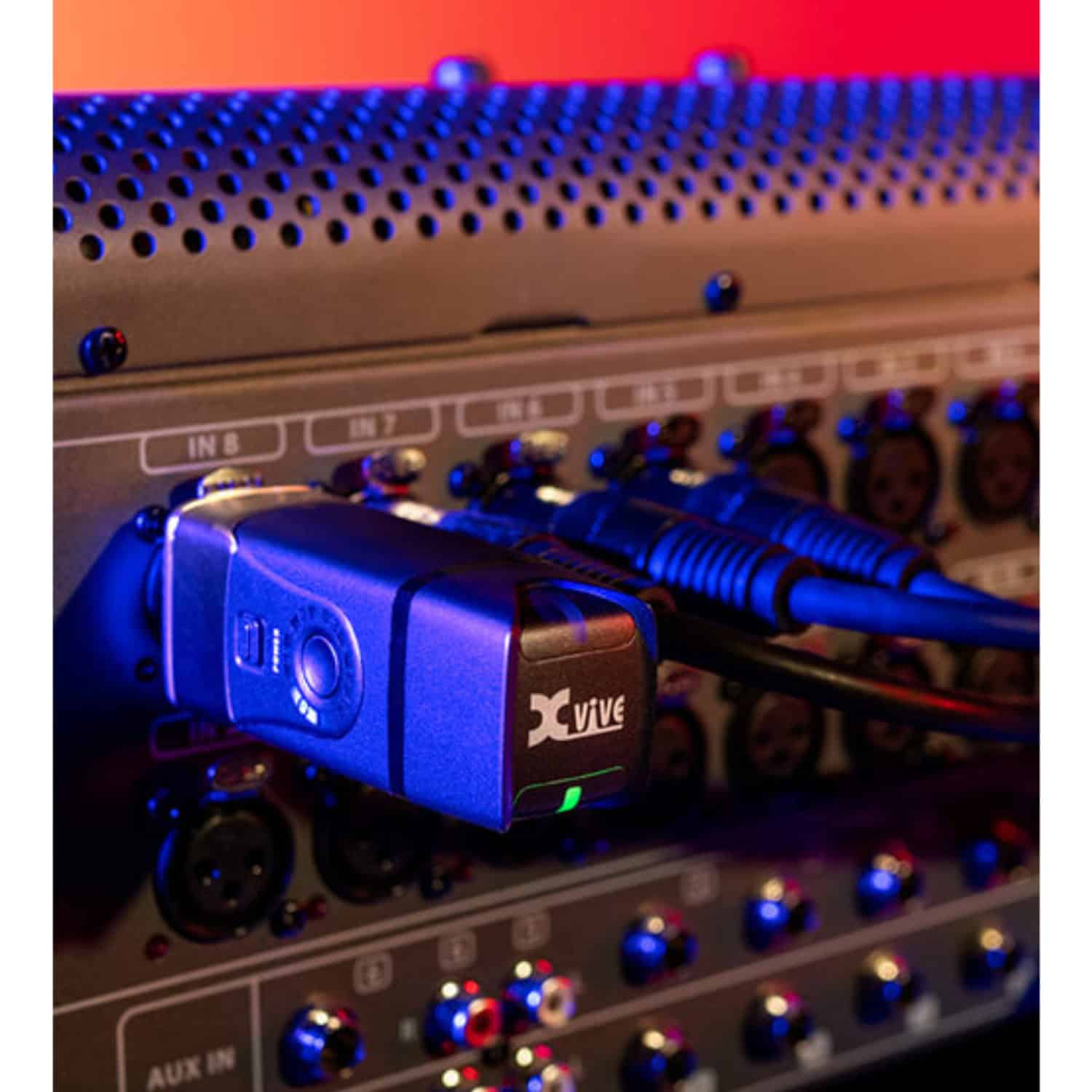 Xvive U3 Dynamic microphone wireless system - Image 4