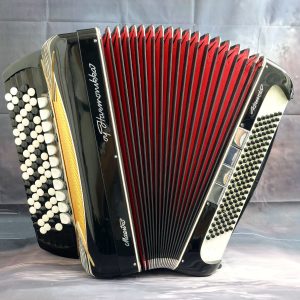 Kouvolan Maestro harmonikka - käytetty